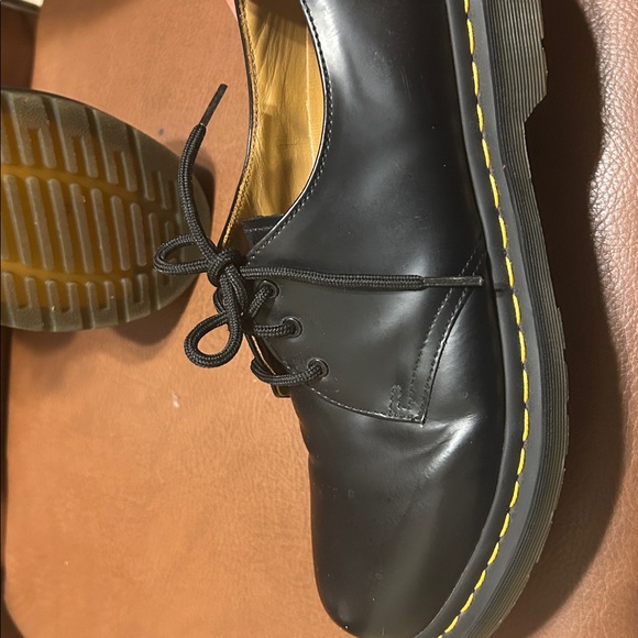 Dr. Martens Black Leather Men's Shoes - Picture 7 of 11
